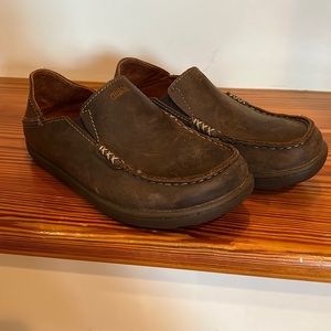 Like New OluKai boys shoes